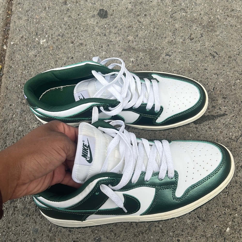 Hunter Green Dunks✅